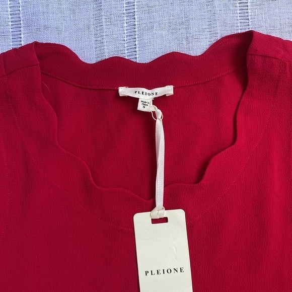 Pleione NWT  cherry red sleeveless blouse, size small. - Picture 3 of 11